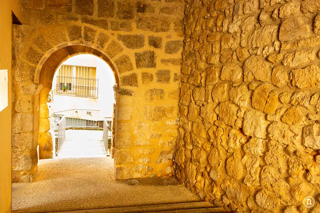 Puerta del postigo de Santa María