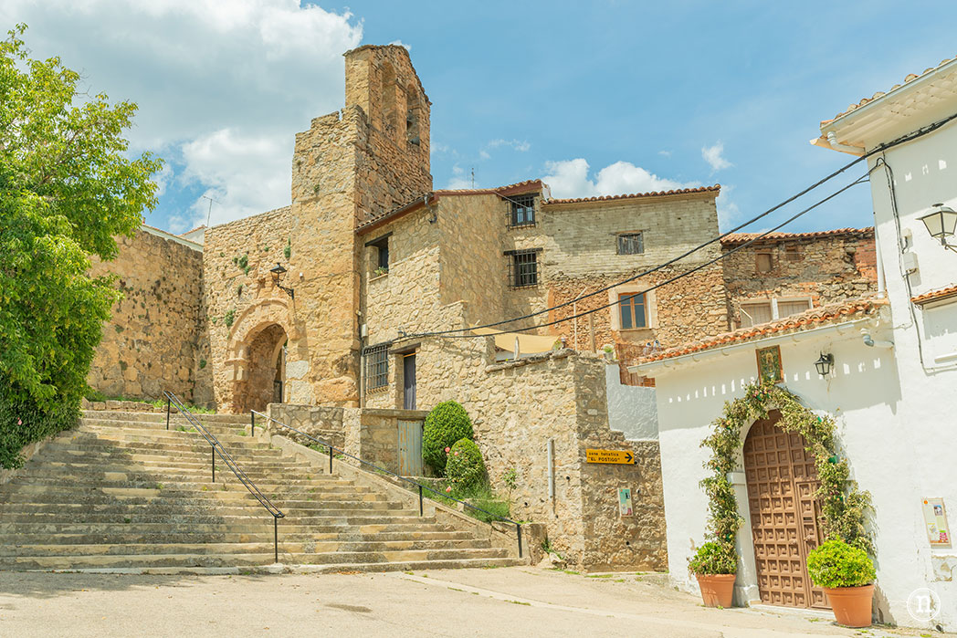 Cañete, paisaje ilustrado y cascada del postigo