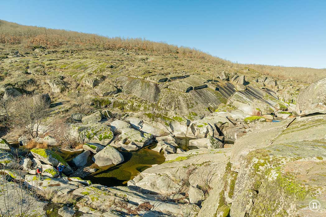 Ollas de la Sapa, río Alagón, el acueducto y Monleón