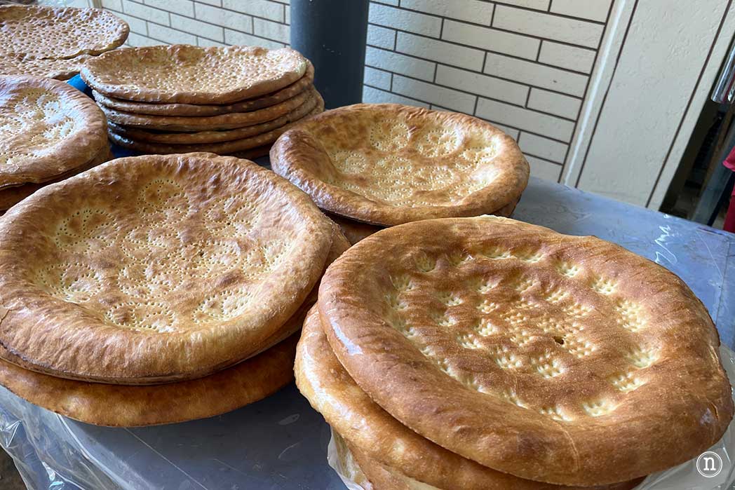 Pan uzbeko comer en Uzbekistán