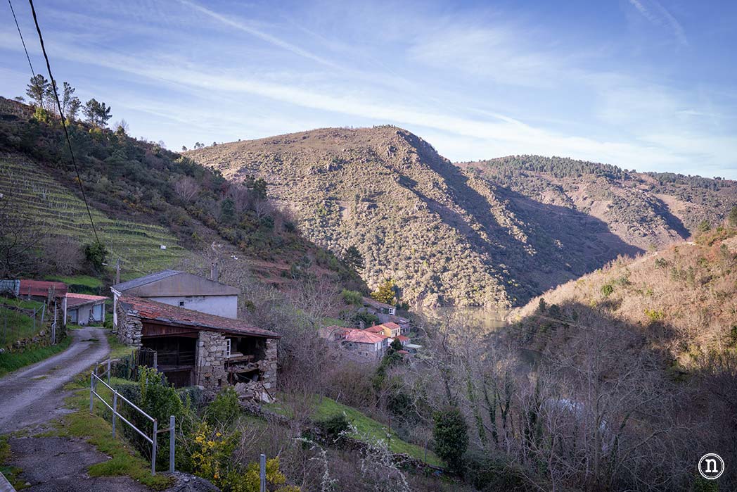 Pasarelas del río Mao y necrópolis de San Vítor en la Ribeira Sacra