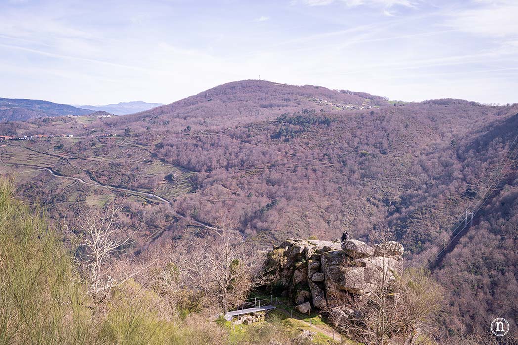 Pasarelas del río Mao y necrópolis de San Vítor en la Ribeira Sacra