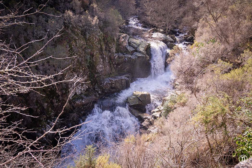 Pasarelas del río Mao y necrópolis de San Vítor en la Ribeira Sacra