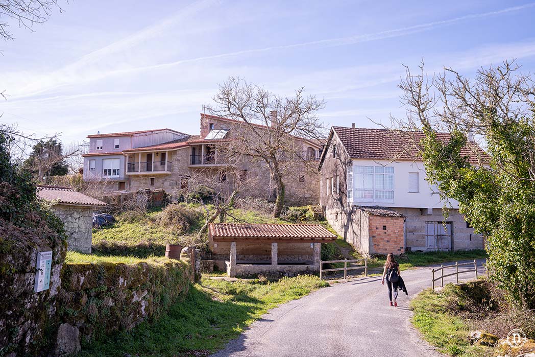 Pasarelas del río Mao y necrópolis de San Vítor en la Ribeira Sacra