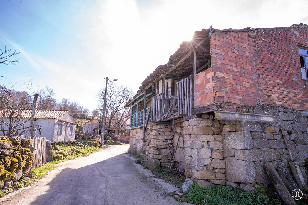 Pasarelas del río Mao y necrópolis de San Vítor en la Ribeira Sacra