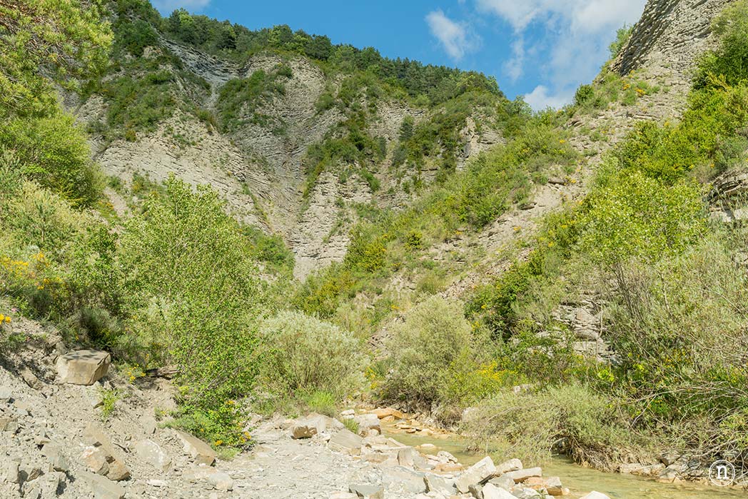 Cascada de Orós Bajo en el corazón del Valle de Tena, Huesca