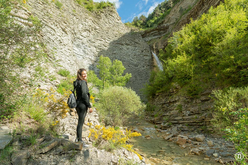 Cascada de Orós Bajo en el corazón del Valle de Tena, Huesca