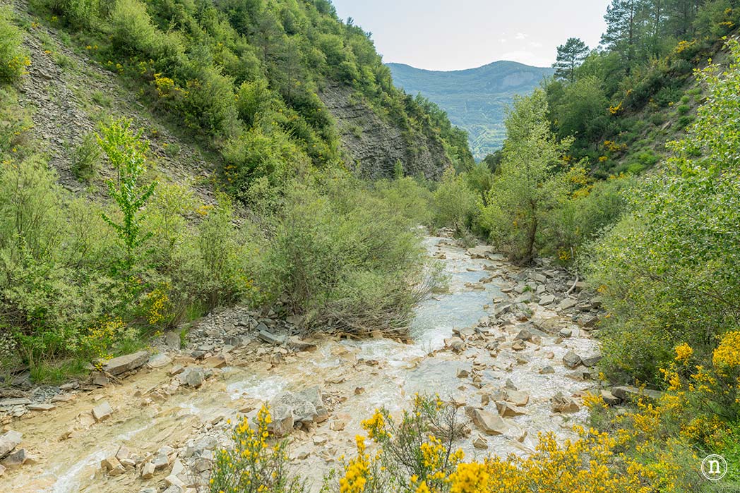 Cascada de Orós Bajo en el corazón del Valle de Tena, Huesca