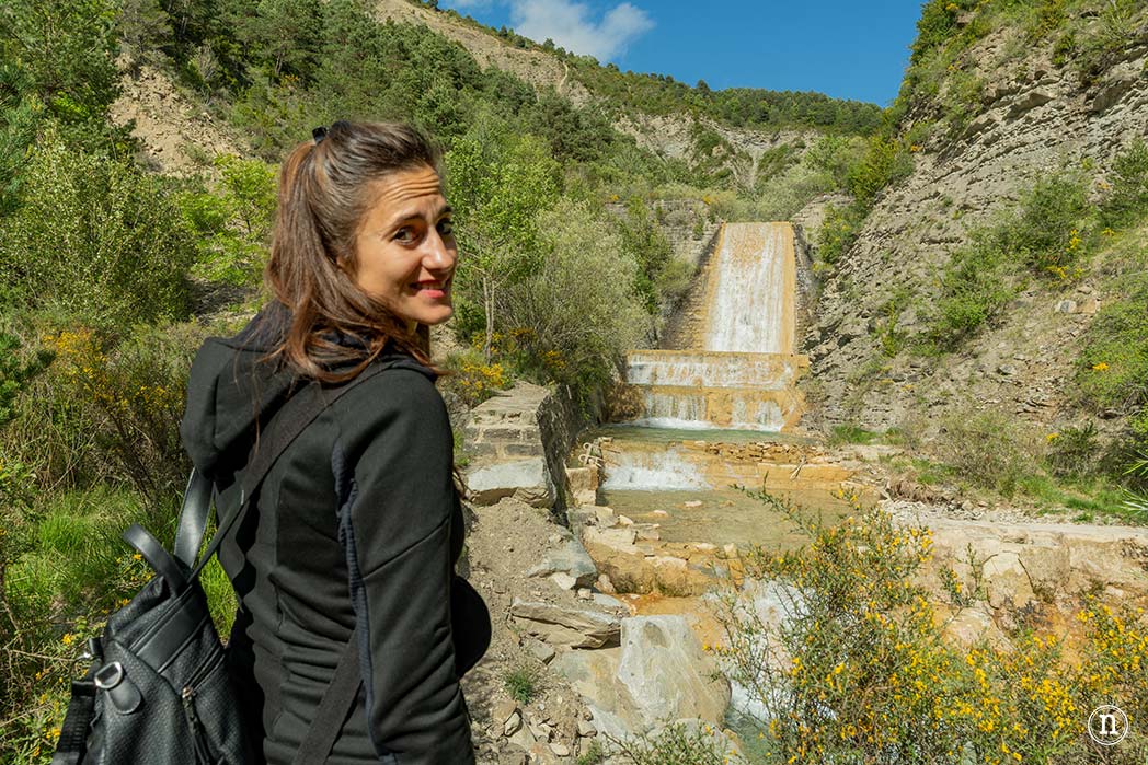 Cascada de Orós Bajo en el corazón del Valle de Tena, Huesca