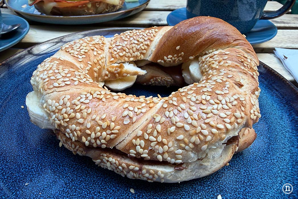 Comer en Cracovia bien y barato los mejores restaurantes Żarówka Cafe bagel